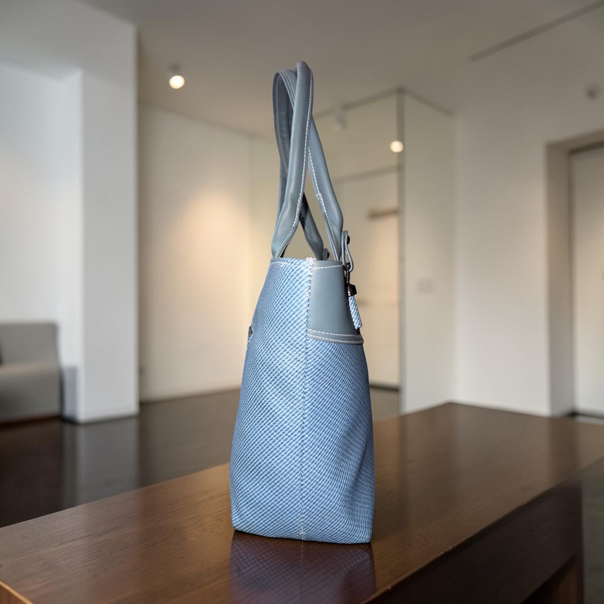 WOMEN SKY BLUE PU LEATHER MULTI-COMPARTMENTS HAND BAG